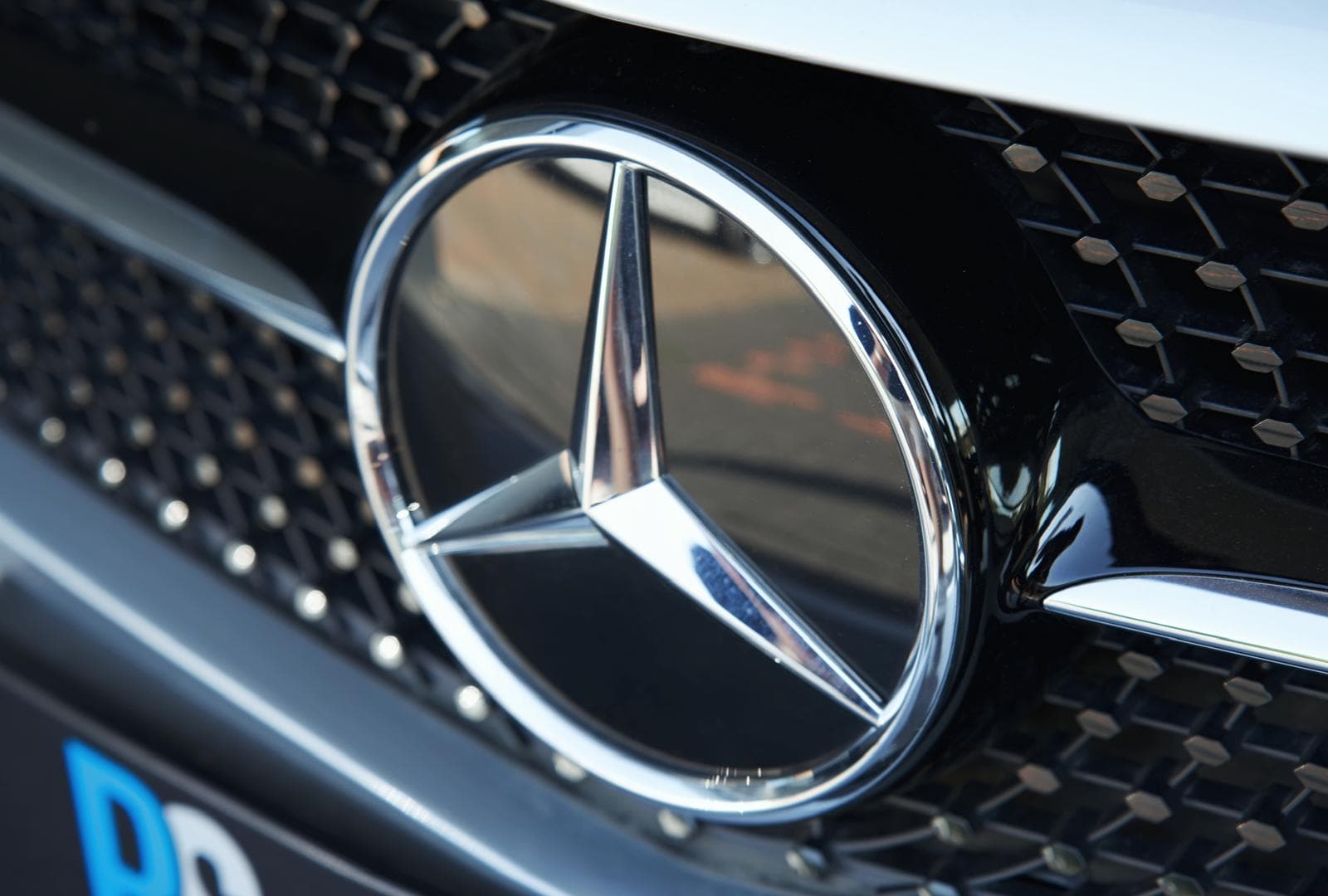 Mercedes-Stern als Sinnbild für die Finanzierung bei BS Automobile Herborn