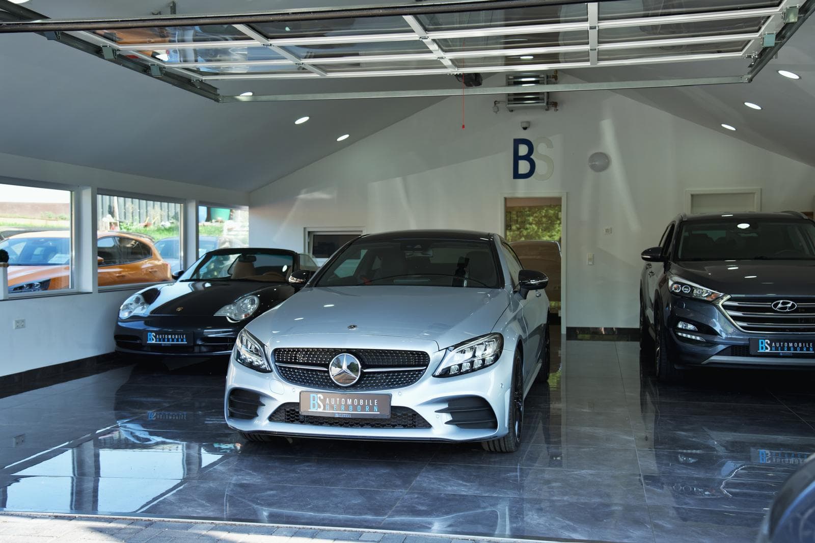 Showroom von BS Automobile Herborn als Sinnbild für die Inzahlungnahme